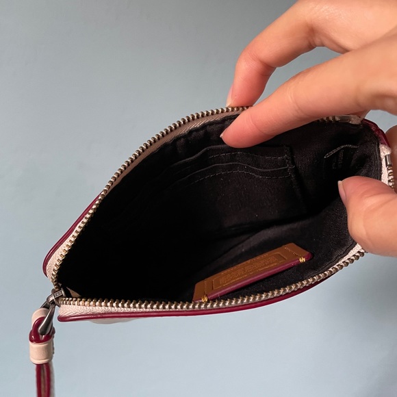 coach disney mickey mouse cream wristlet clutch cartoon white leather red - Picture 6 of 7